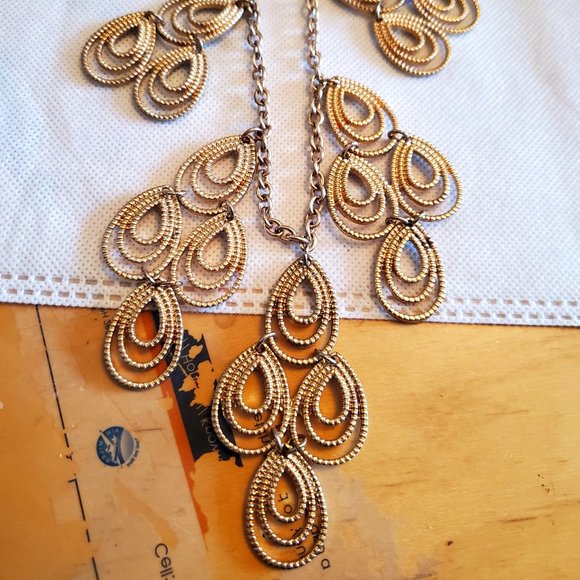 18" Gold Tone Collar Necklace Charming Charlie - Picture 3 of 5